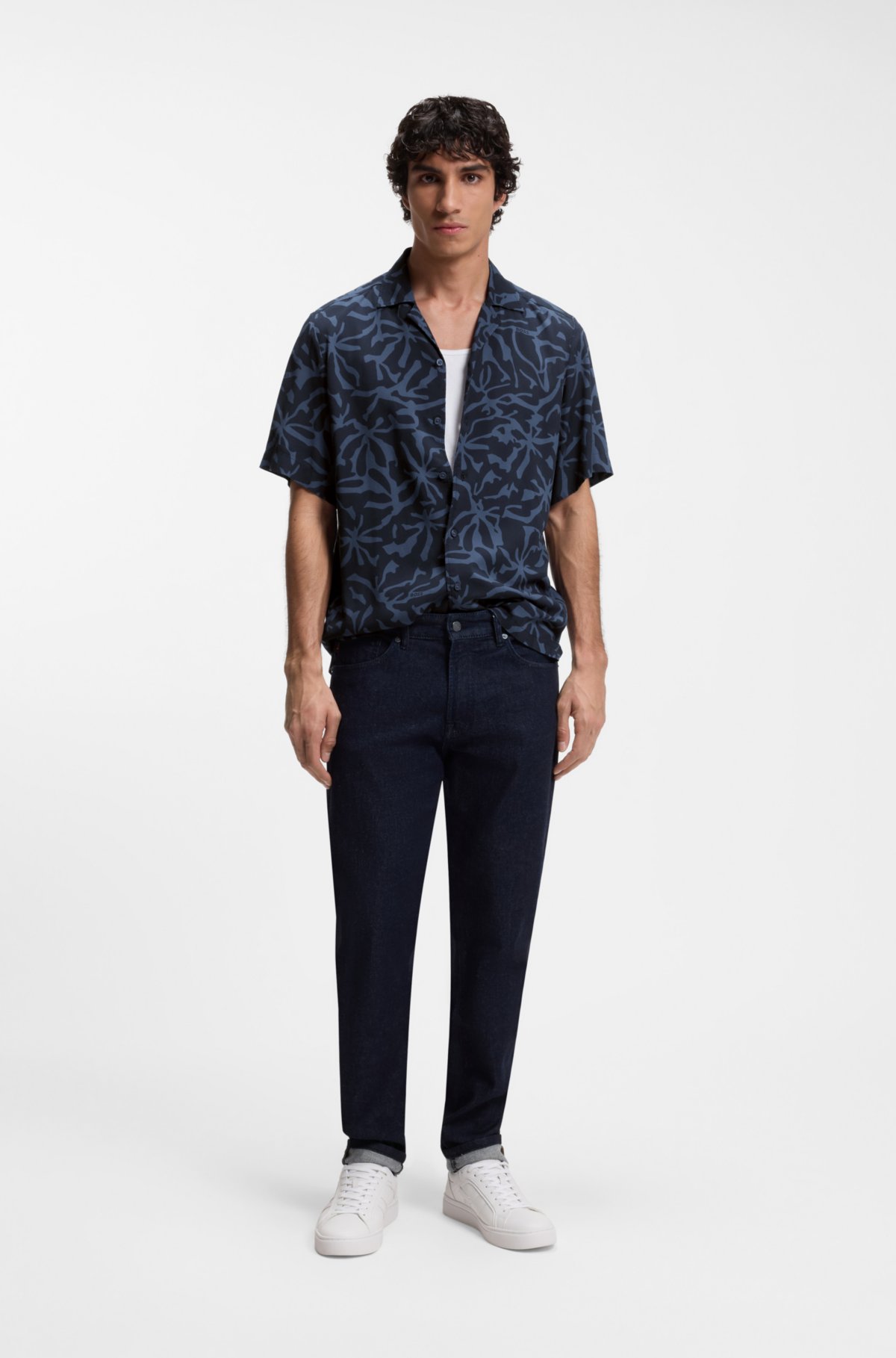 Camisa com caimento regular e estampa maxi