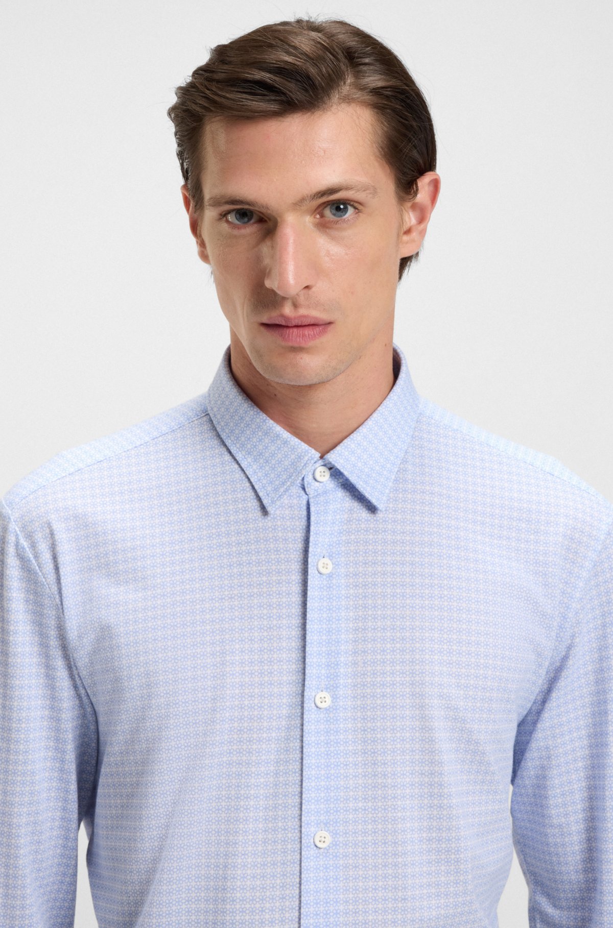 Camisa slim-fit estampada em tecido flex-weave