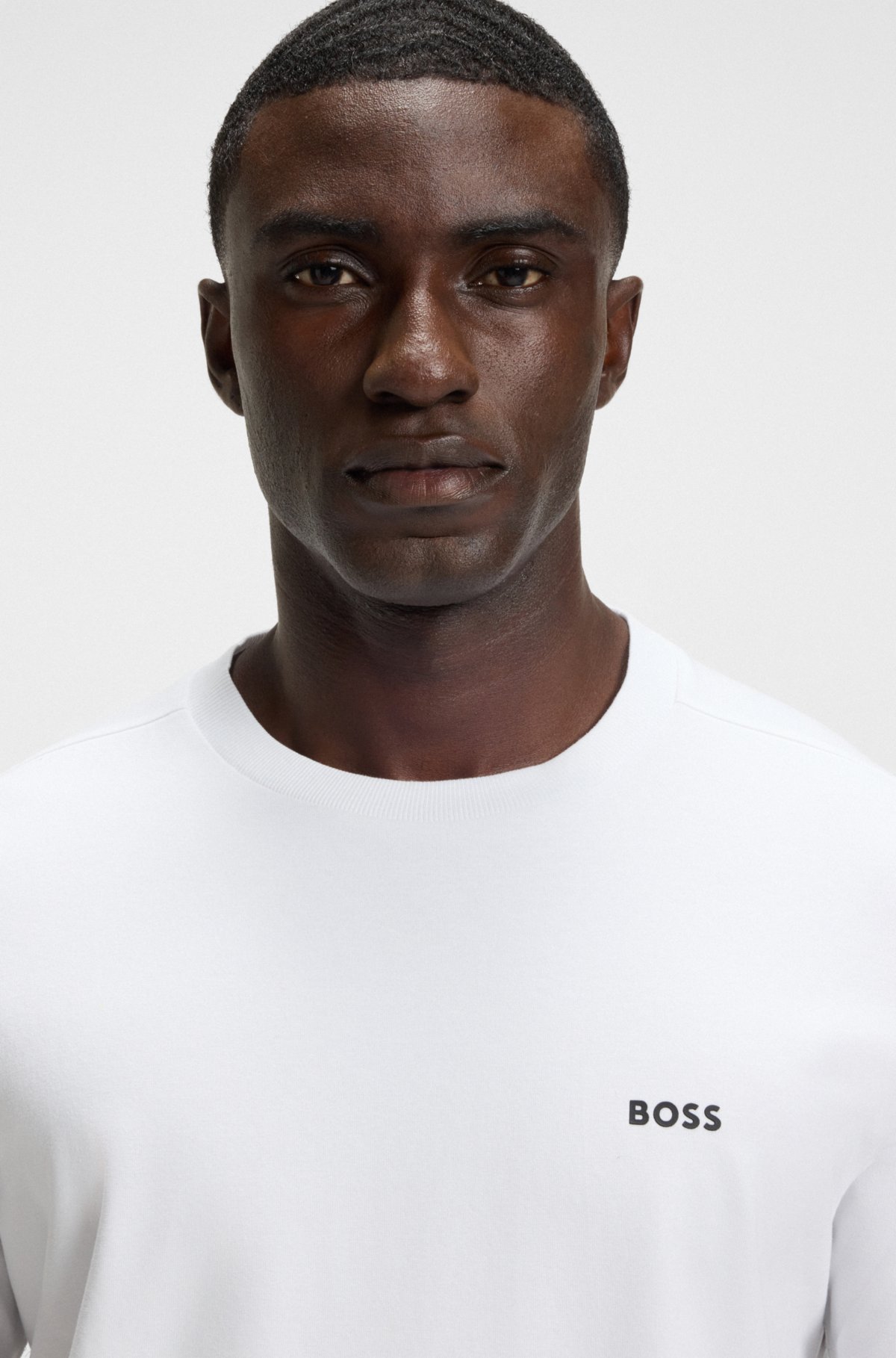 Camiseta de algodão com elastano com detalhe de logotipo