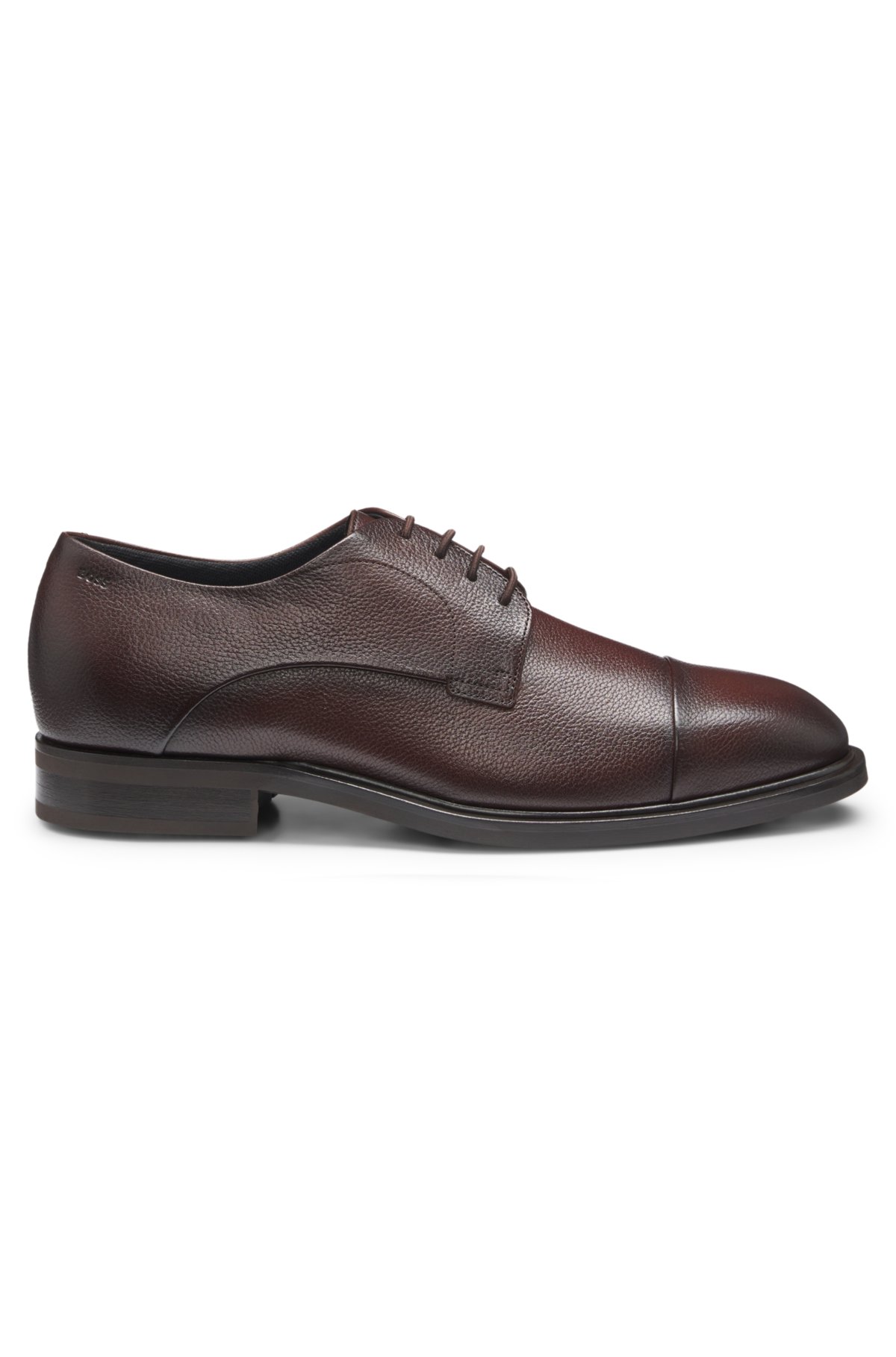 Sapatos Derby de couro granulado com ponta de capa
