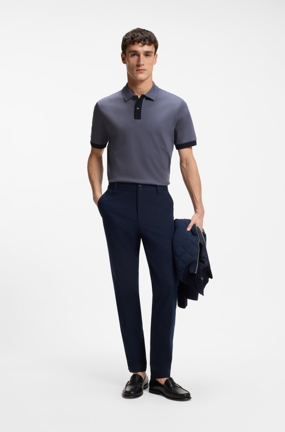 Camiseta polo com detalhes listrados em algodão mercerizado