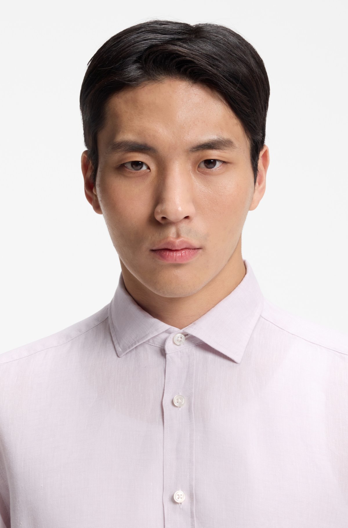 Camisa regular-fit em linho lavado