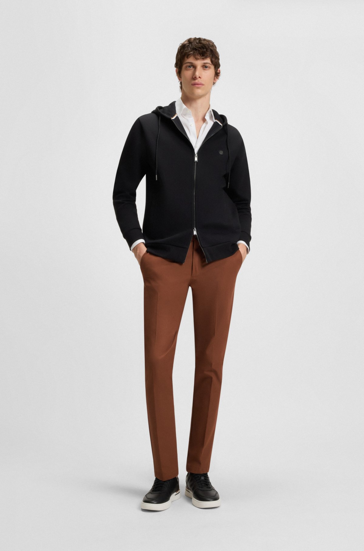 Calças slim-fit em mistura de algodão elastano