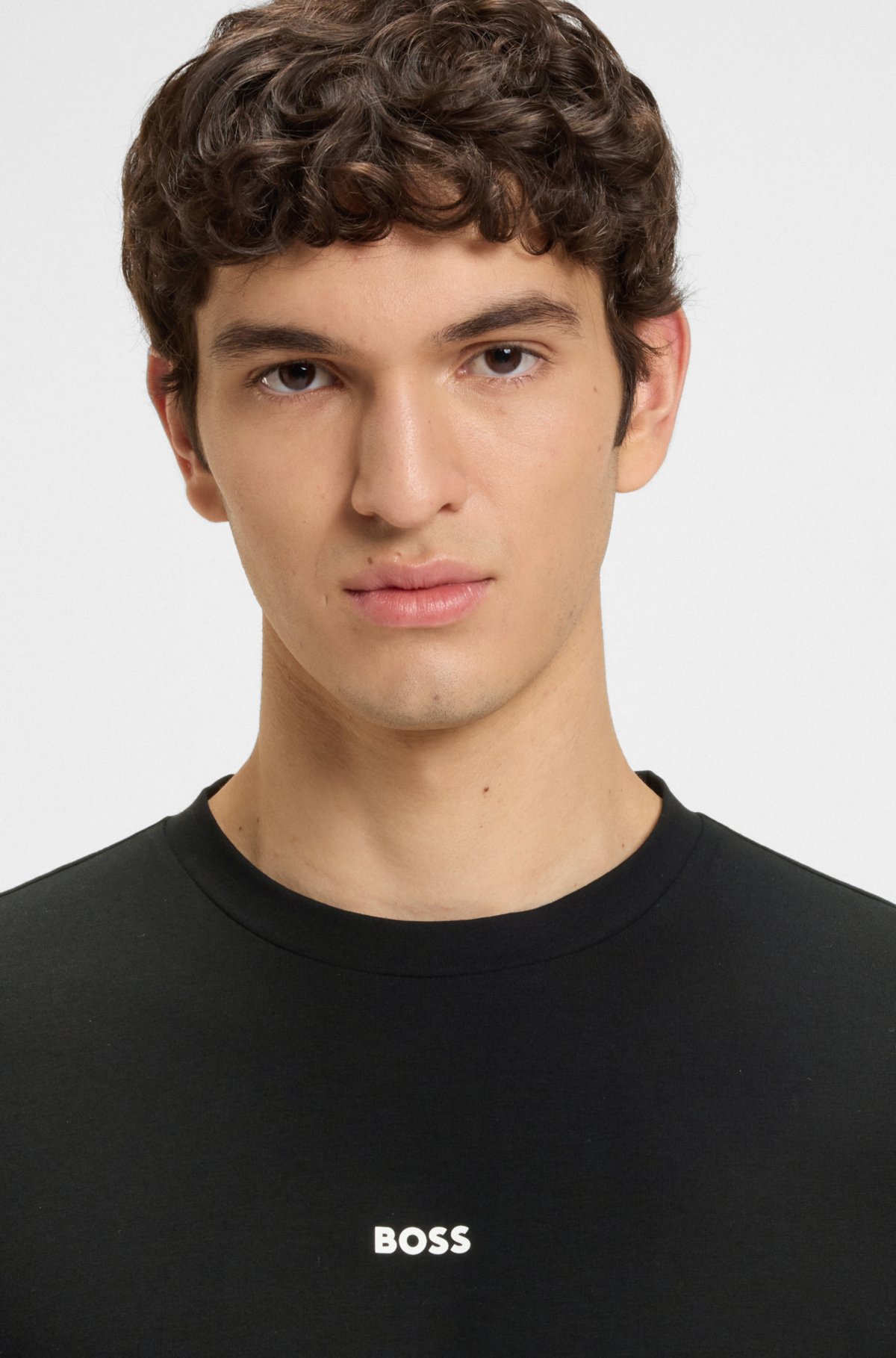 Camiseta de algodão com elastano e logotipo contrastante