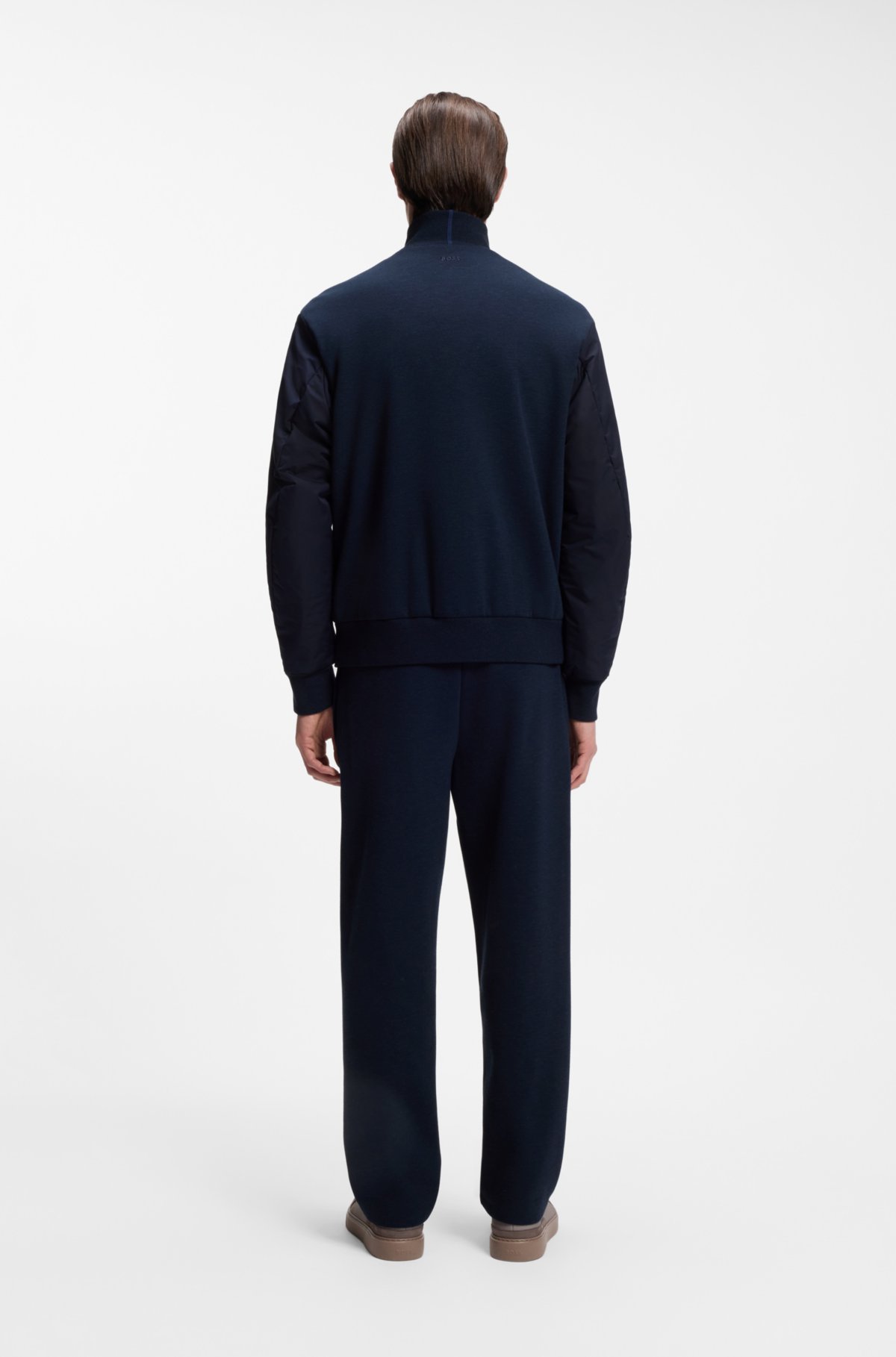 Sweatshirt BOSS x ASTON MARTIN com detalhe de asa
