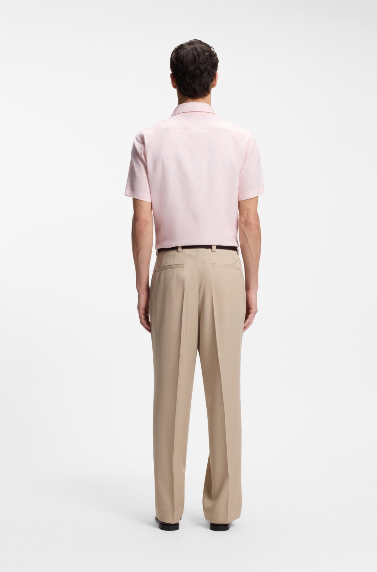 Camisa justa com estampa floral em linho elástico