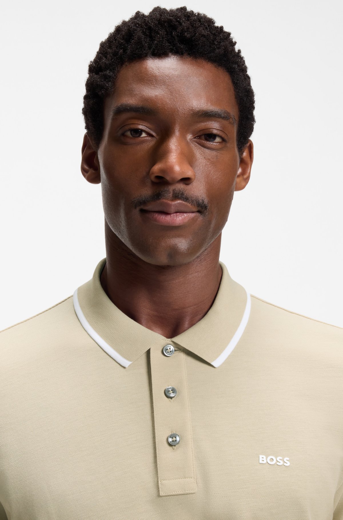Camiseta polo de piqué de algodão com bainha contrastante