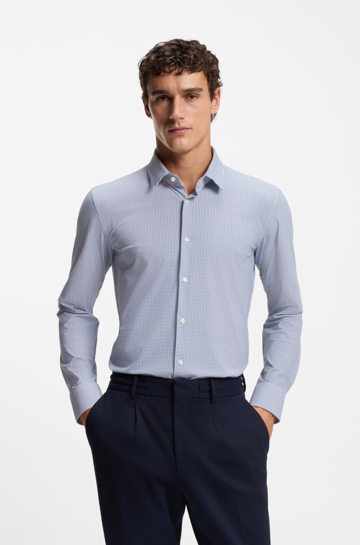 Camisa slim-fit estampada em malha de desempenho com elastano
