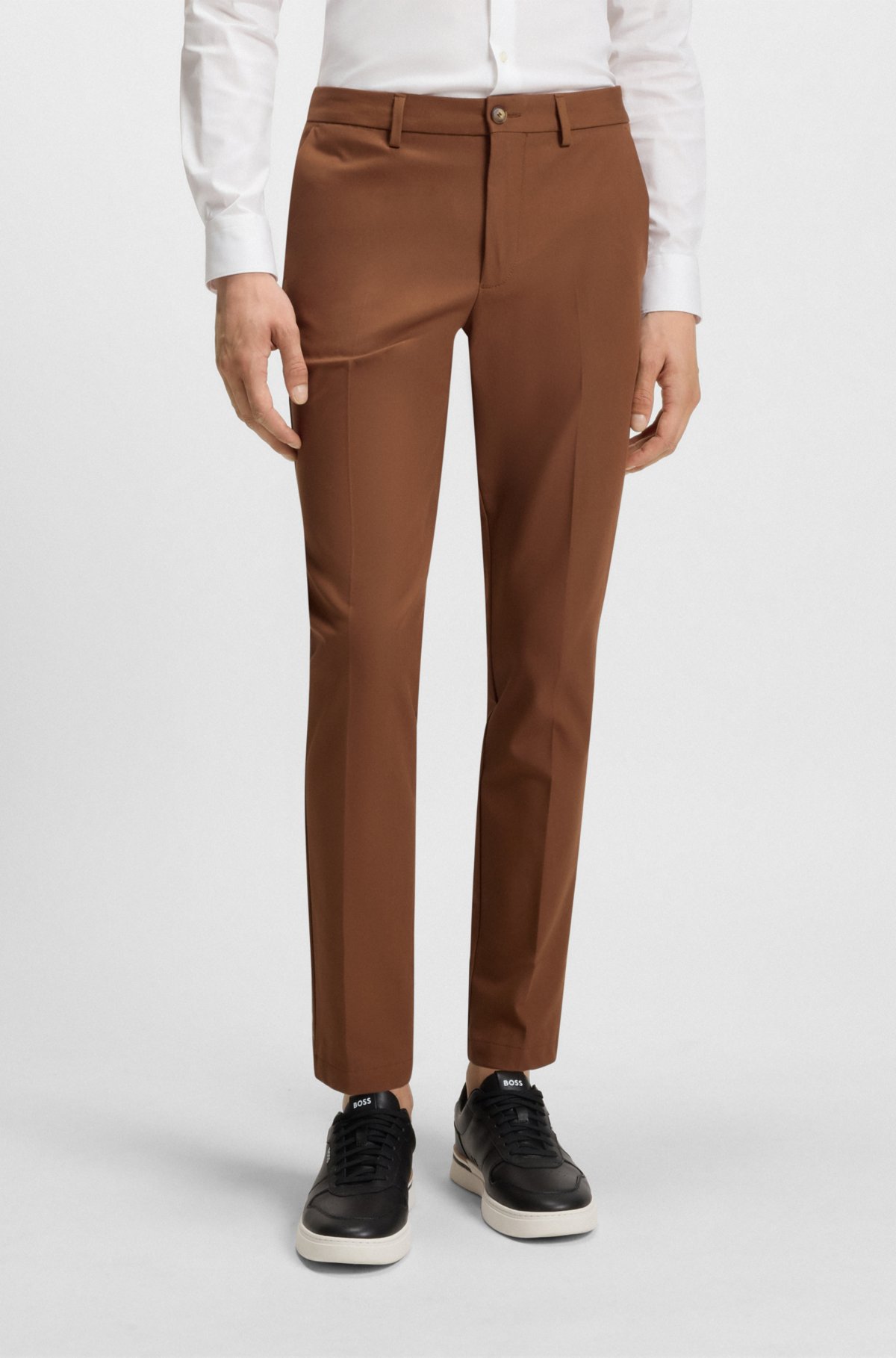 Calças slim-fit em mistura de algodão elastano