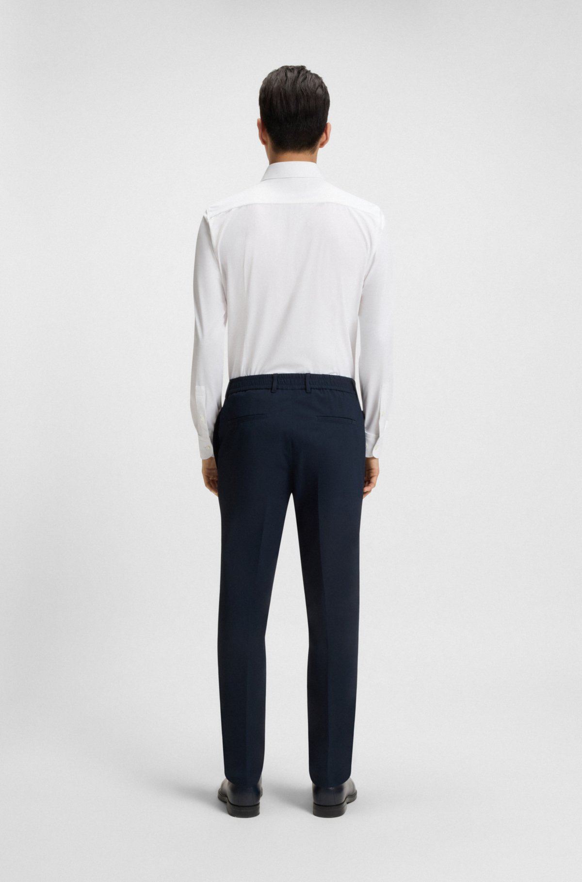 Camisa slim-fit em malha de desempenho italiana com elastano