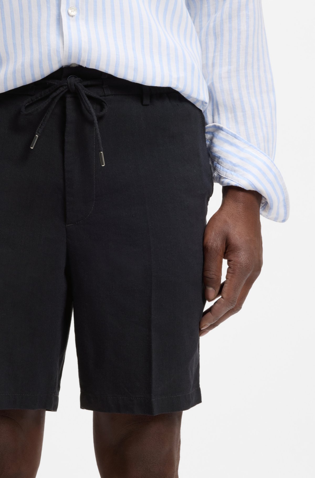 Bermudas em tecido misto linho com corte moderno