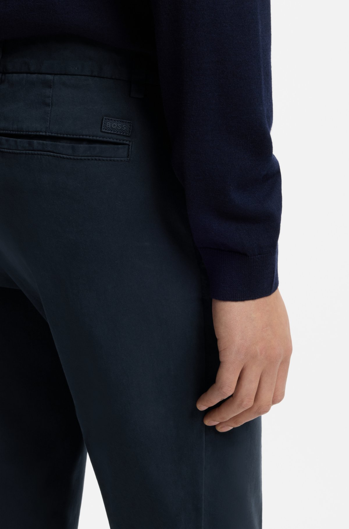 Calças slim em gabardina de algodão elástico