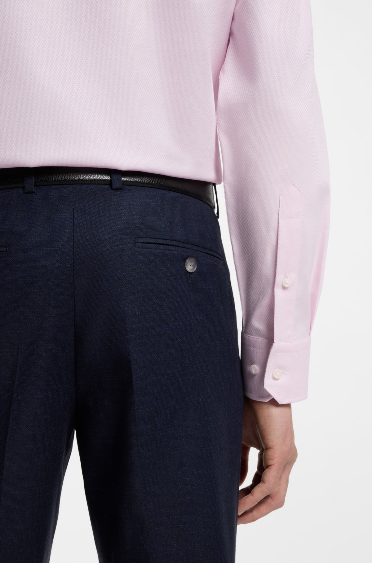 Camisa regular-fit de algodão com elastano em tecido dobby, fácil de engomar