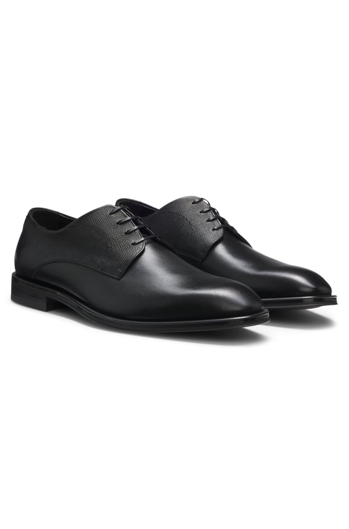 Sapatos de Derby em couro texturizado e liso