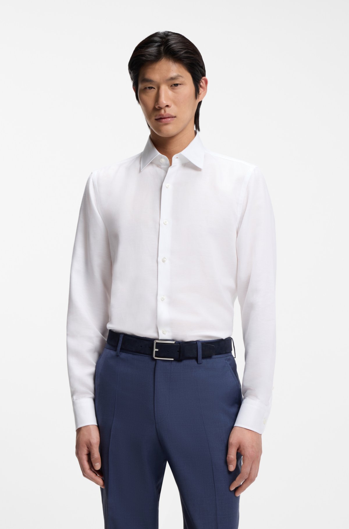 Camisa slim-fit em tecido linho misto