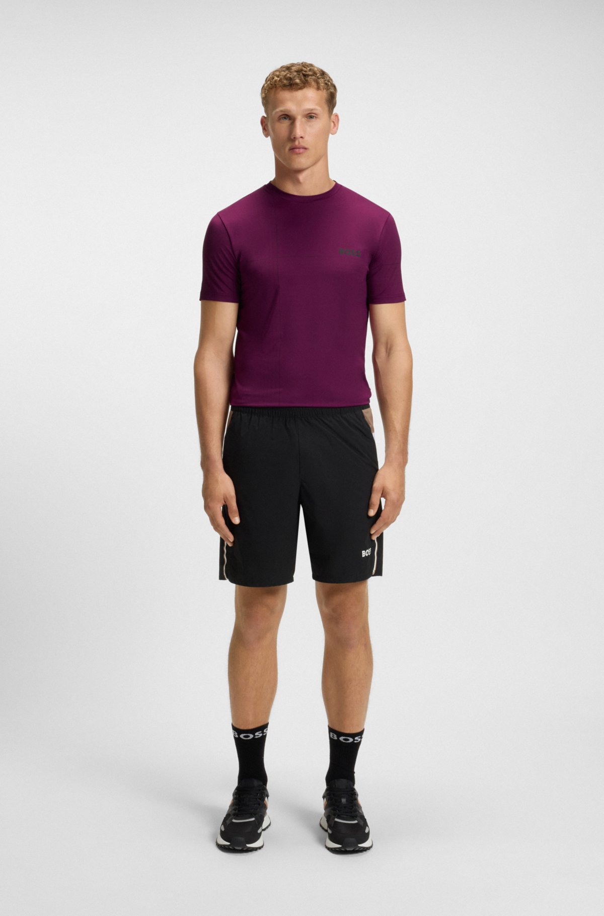 Camiseta slim-fit de gerência de umidade ativa em malha elástica