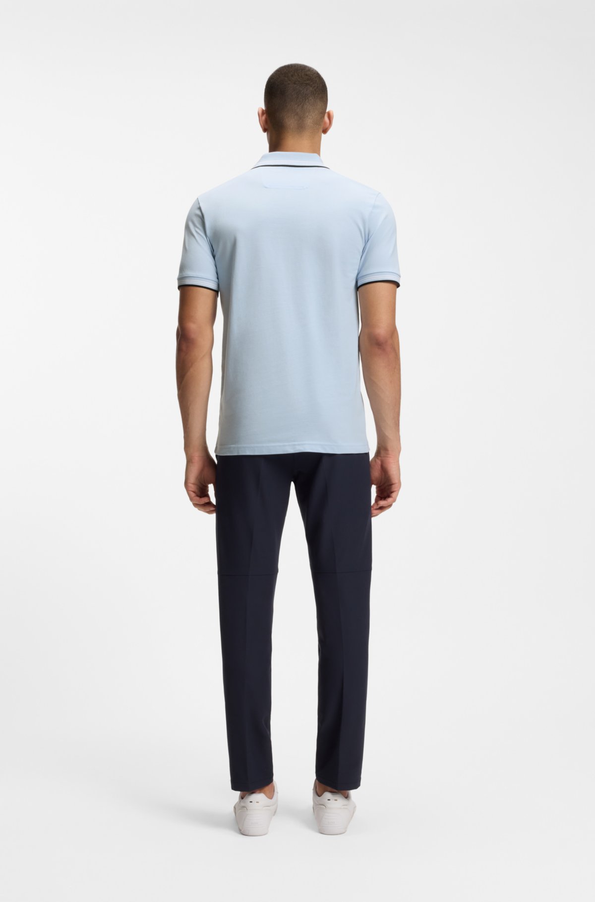 Camiseta polo slim-fit de algodão elastizado com marca e listras