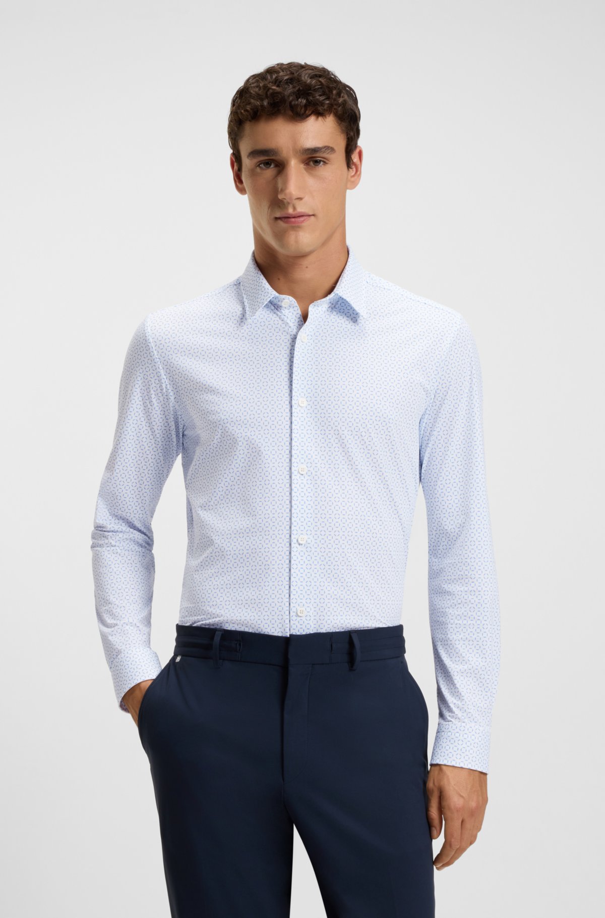 Camisa slim-fit estampada em malha italiana de desempenho elástico