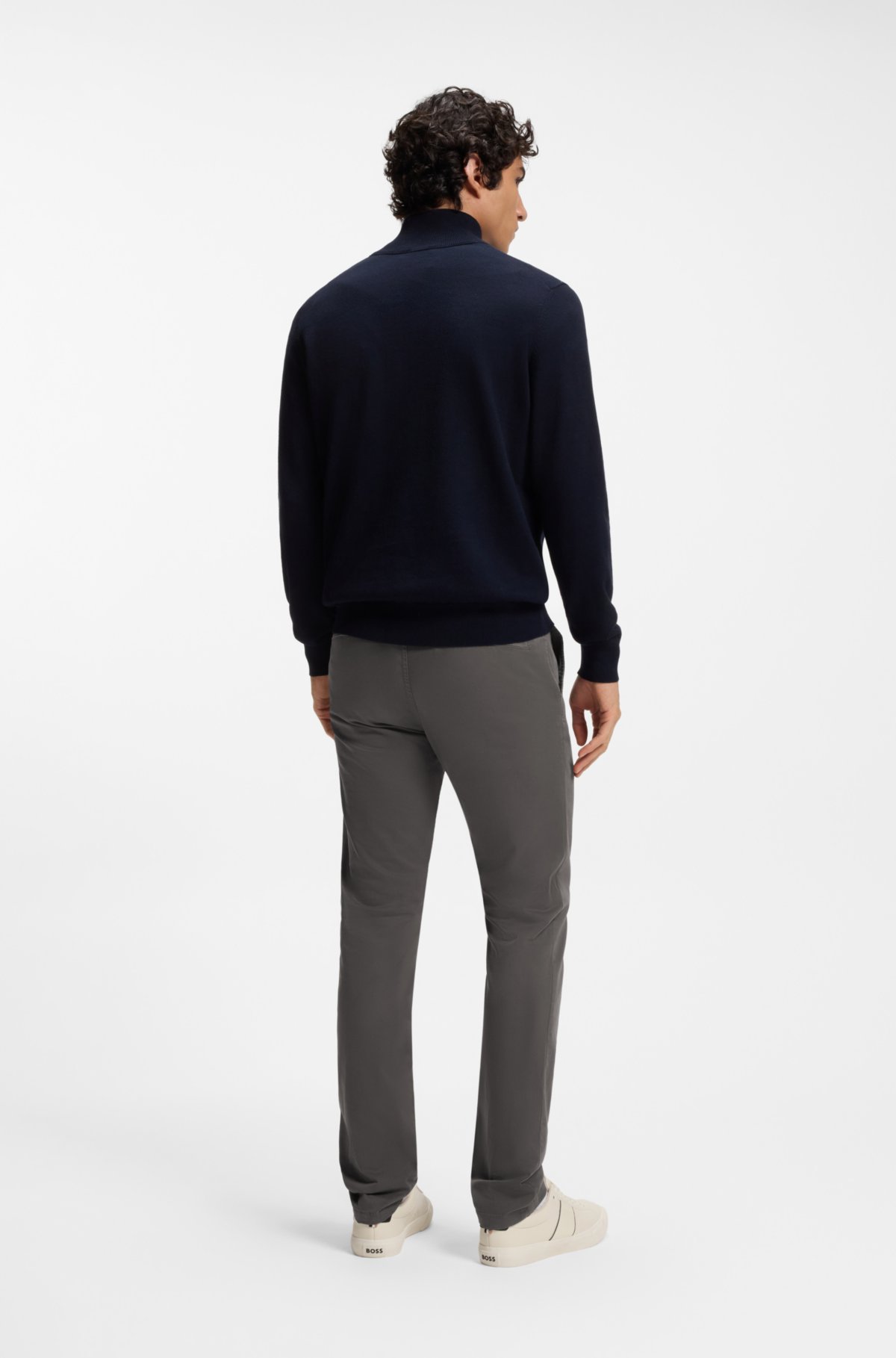 Chinos slim-fit em seda de algodão elastano
