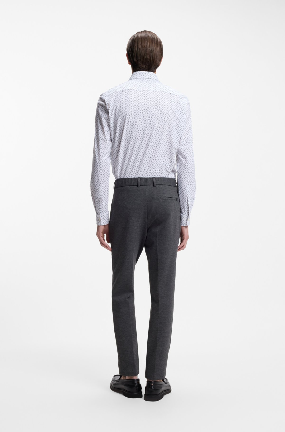 Camisa slim-fit estampada em malha de desempenho elástico
