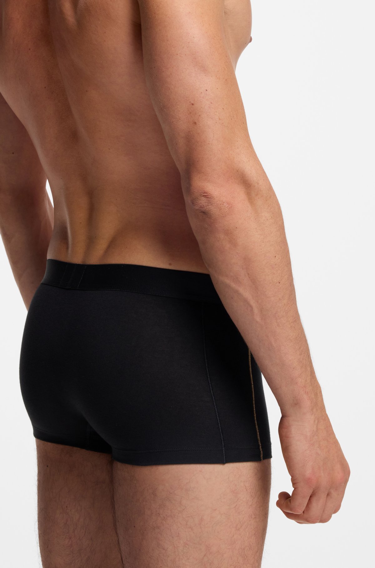 Bermudas com costura decorativa em algodão elastano