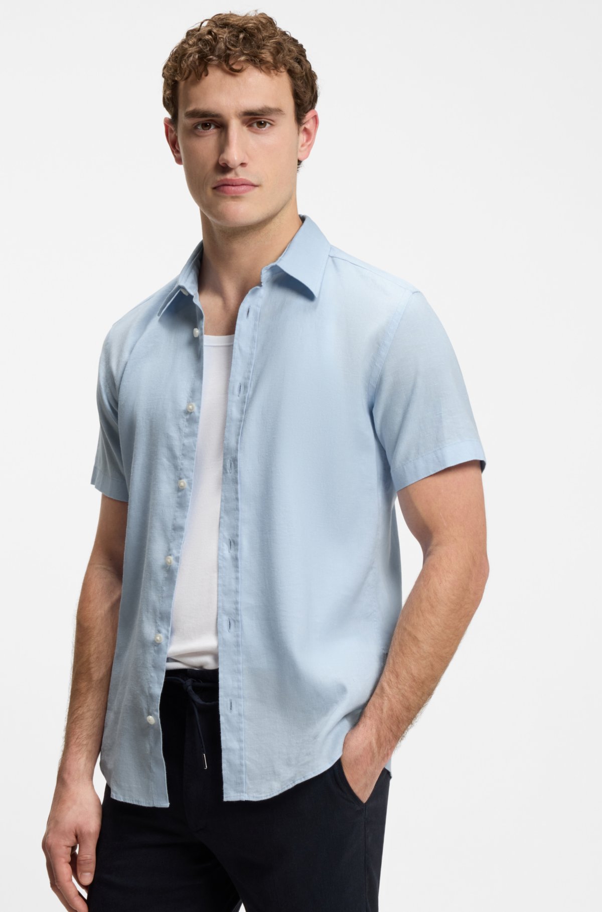 Camisa slim-fit em linho elástico