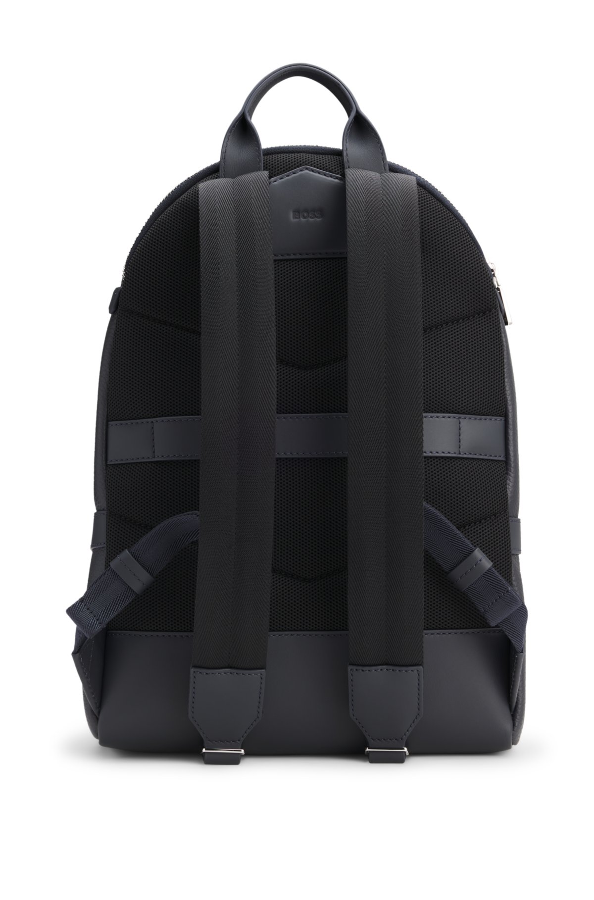 Mochila com logotipo relevo em couro italiano