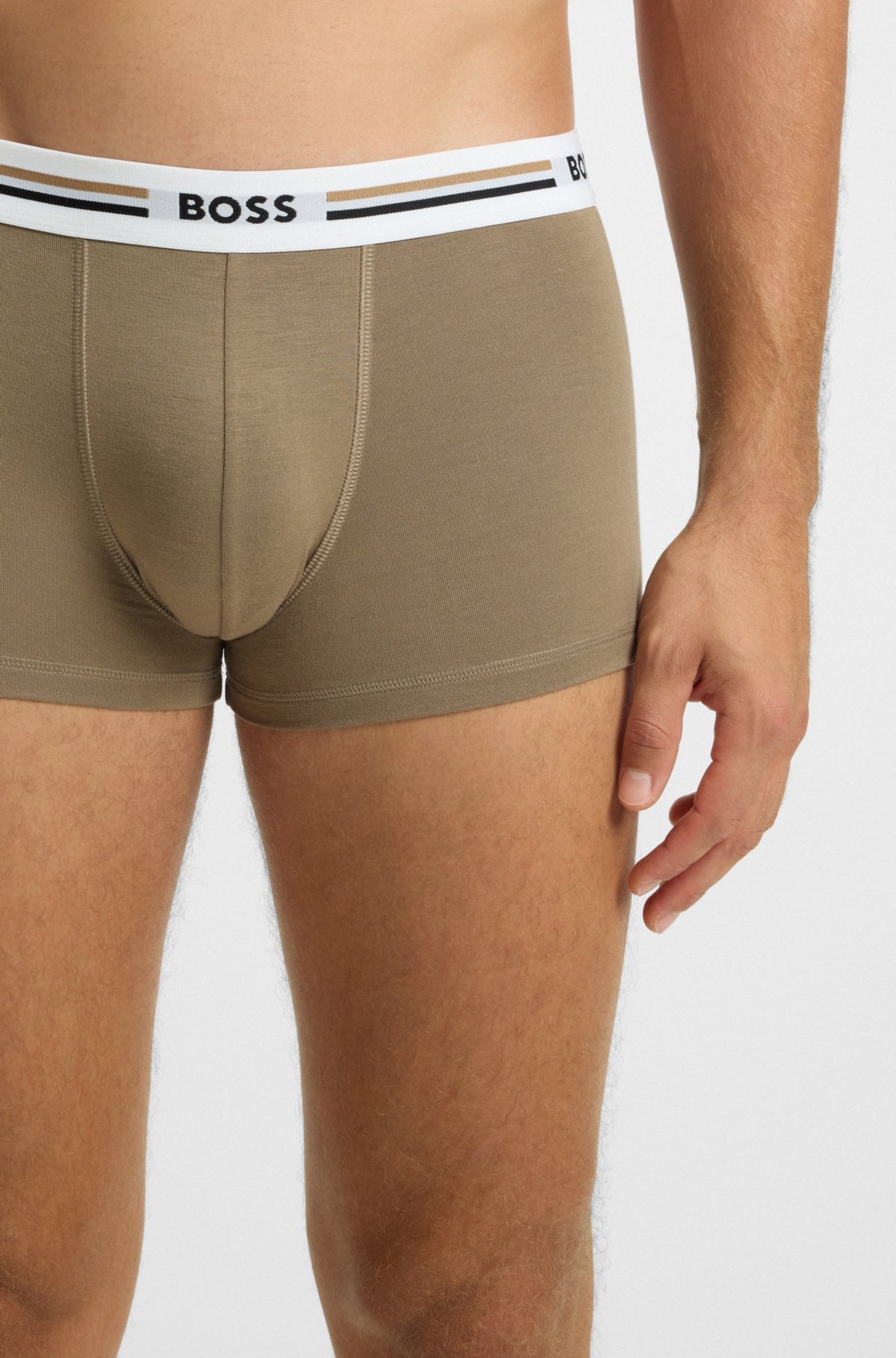 Conjunto de três cuecas com faixas e cintas com logotipo