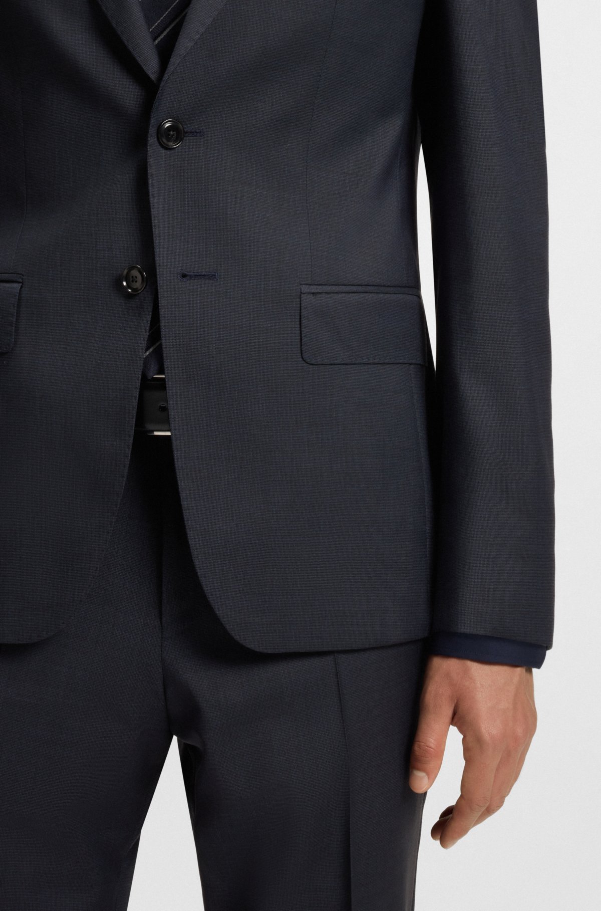 Terno dois peças com corte slim em lã virgem com padrão micro