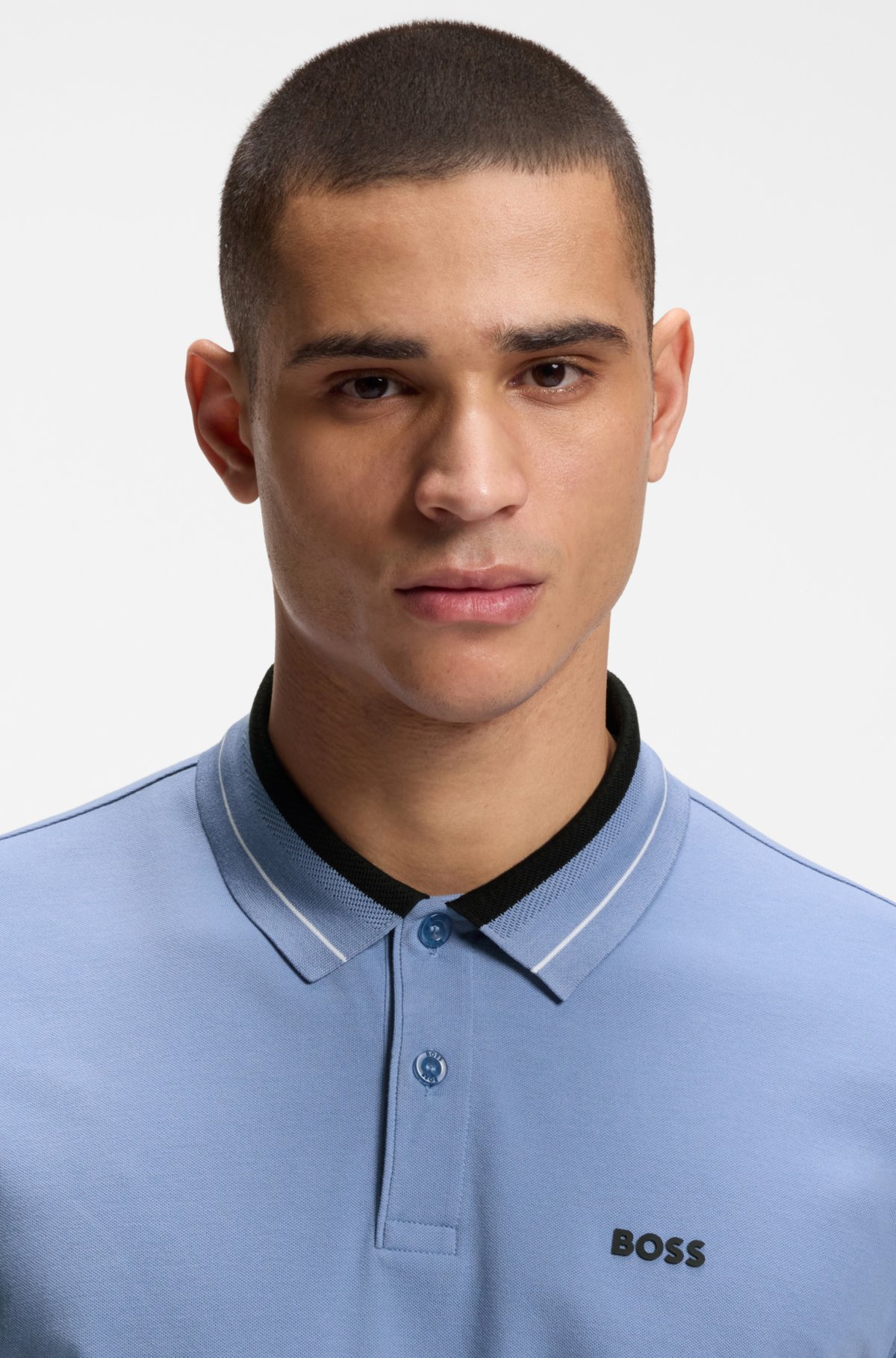 Camiseta polo com acabamento em faixa em algodão elástico