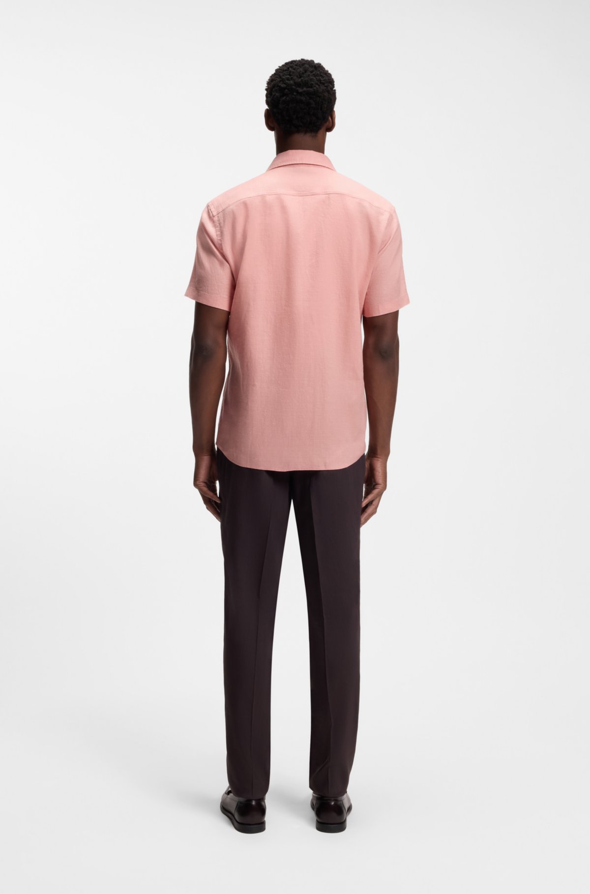 Camisa slim-fit em linho elástico