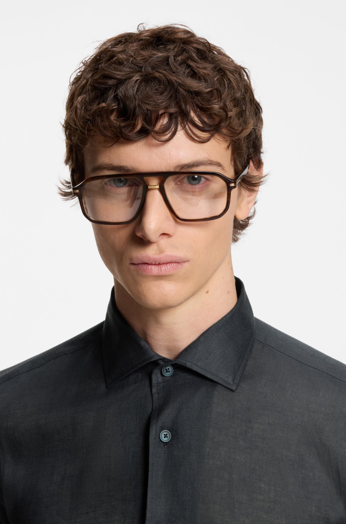 Camisa BECKHAM x BOSS com caimento regular em linho