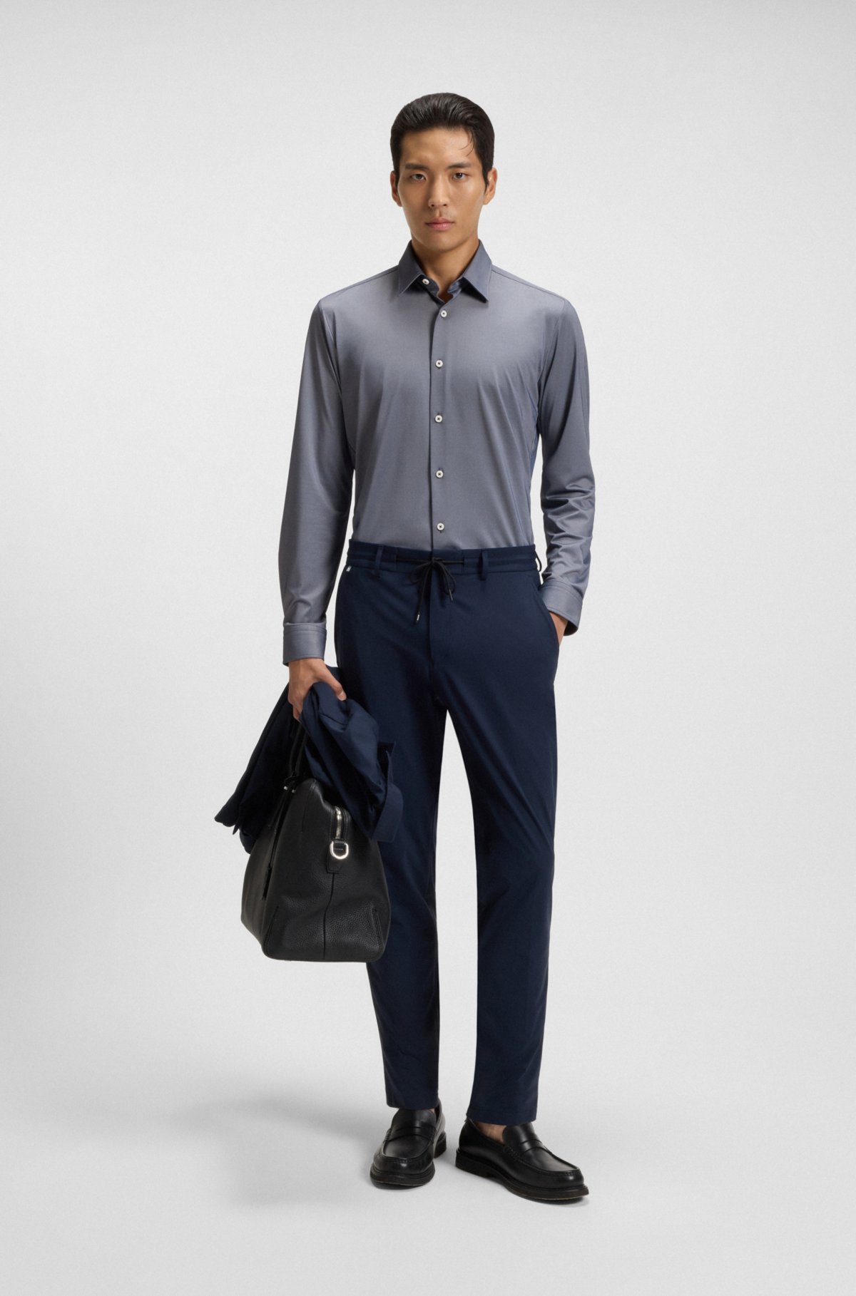 Camisa slim-fit em tecido estruturado com elastano de desempenho