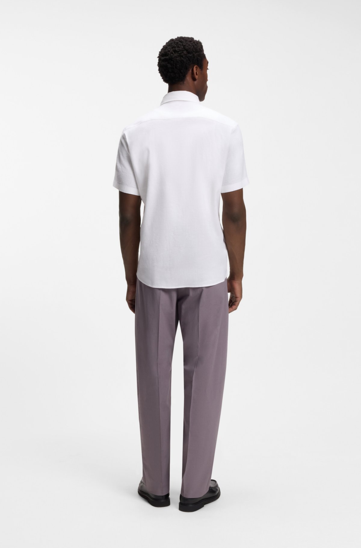 Camisa slim-fit em linho elástico