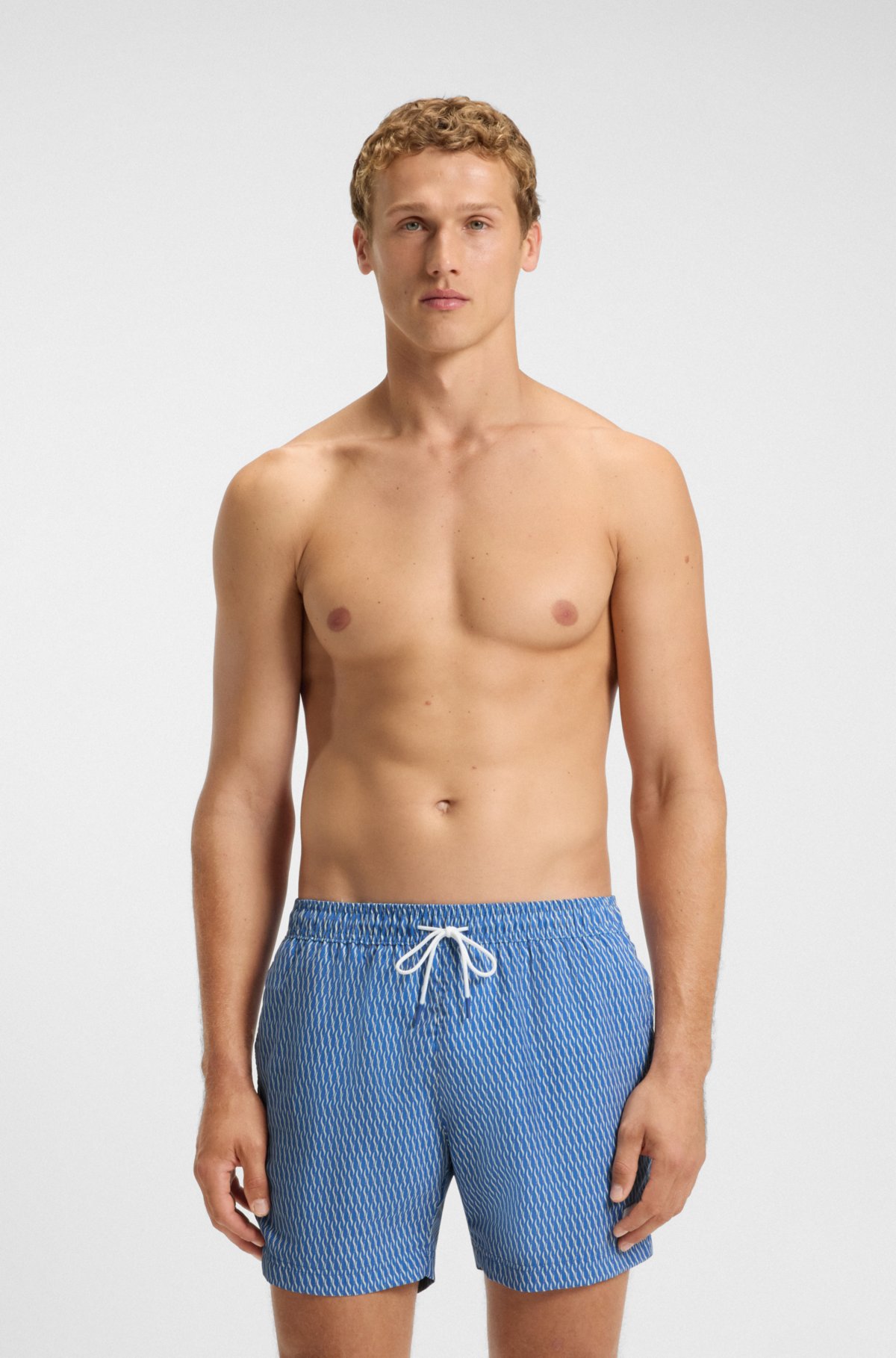 Bermudas de banho com estampa micro e patch com logotipo