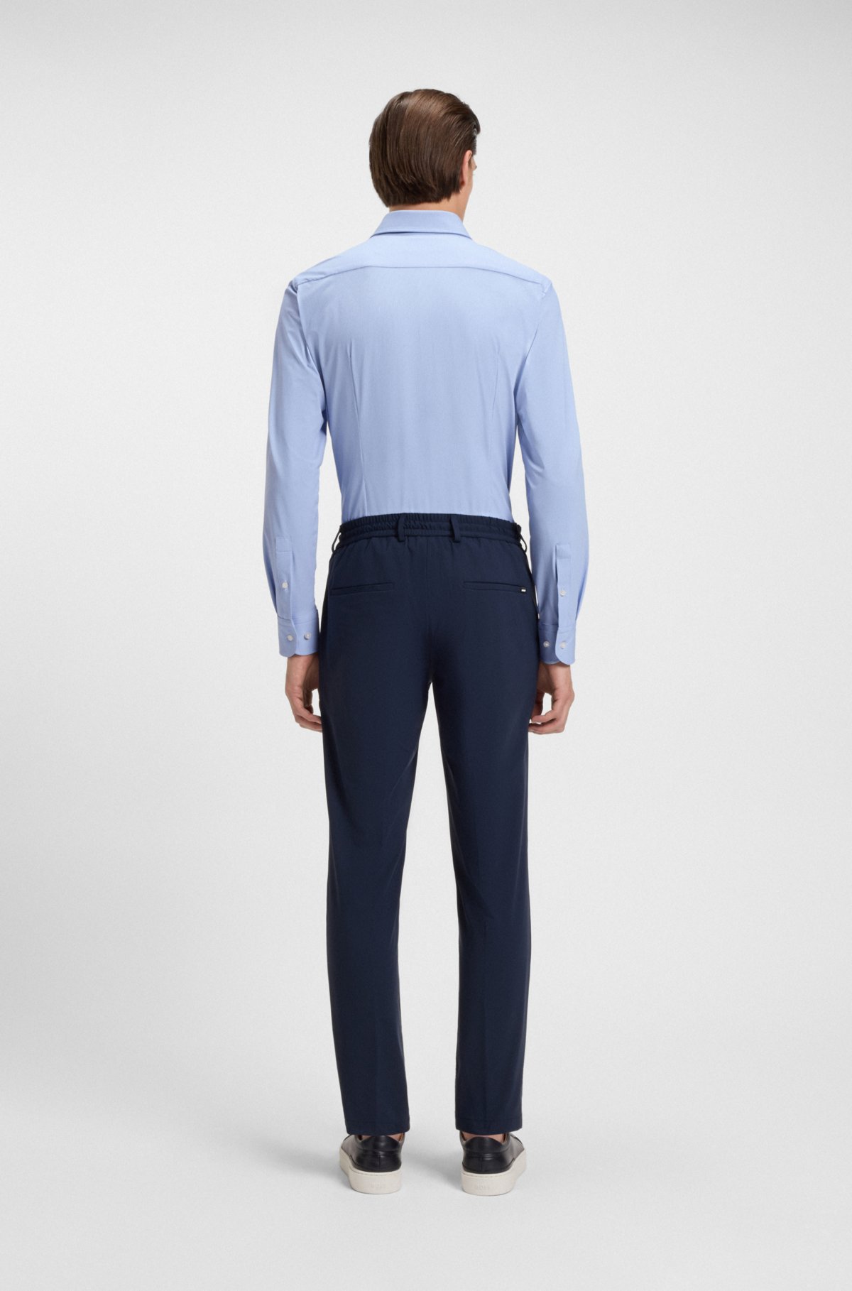 Camisa slim-fit em malha estruturada de desempenho elástico