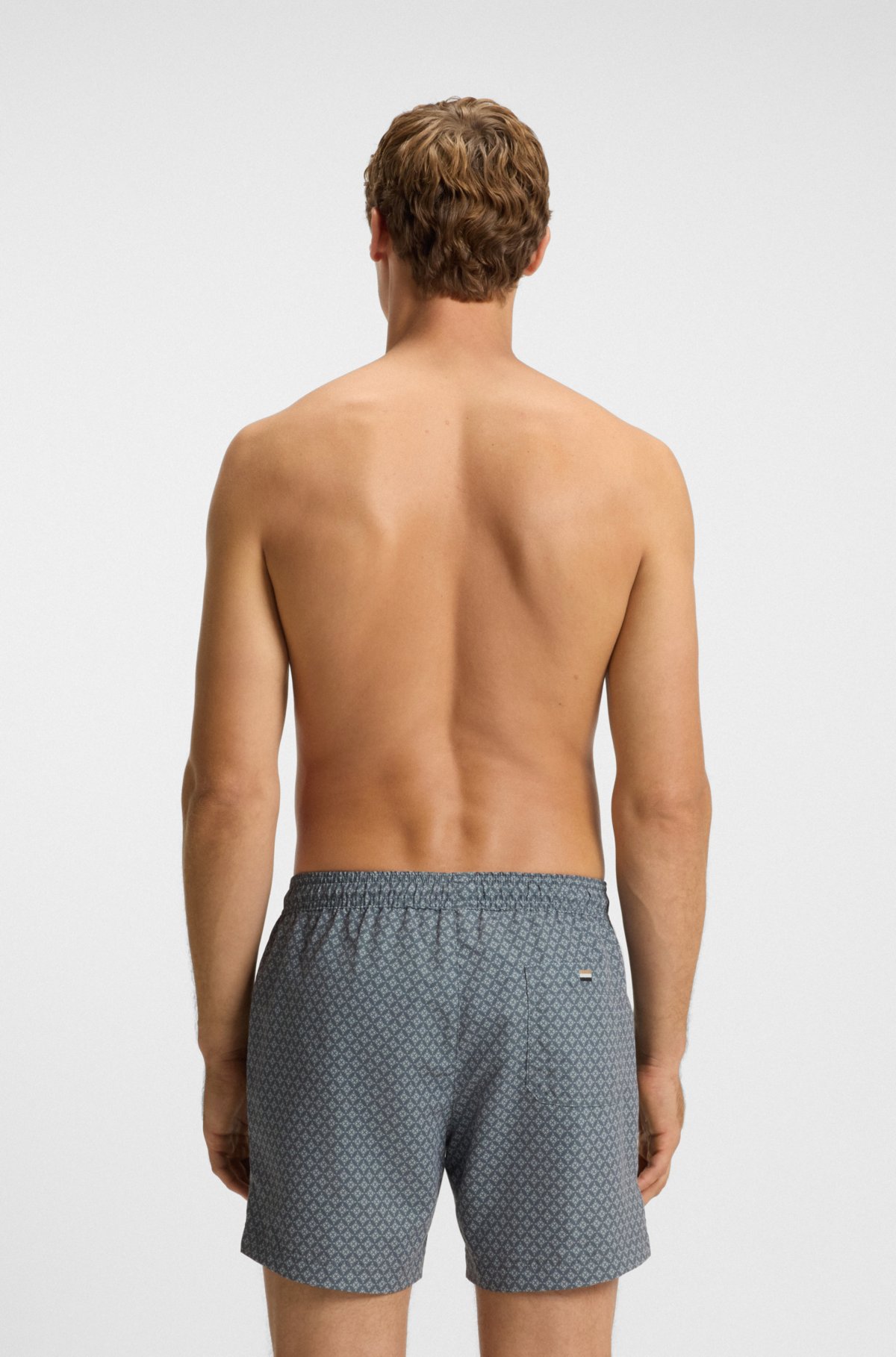 Bermudas de banho com estampa micro e patch com logotipo