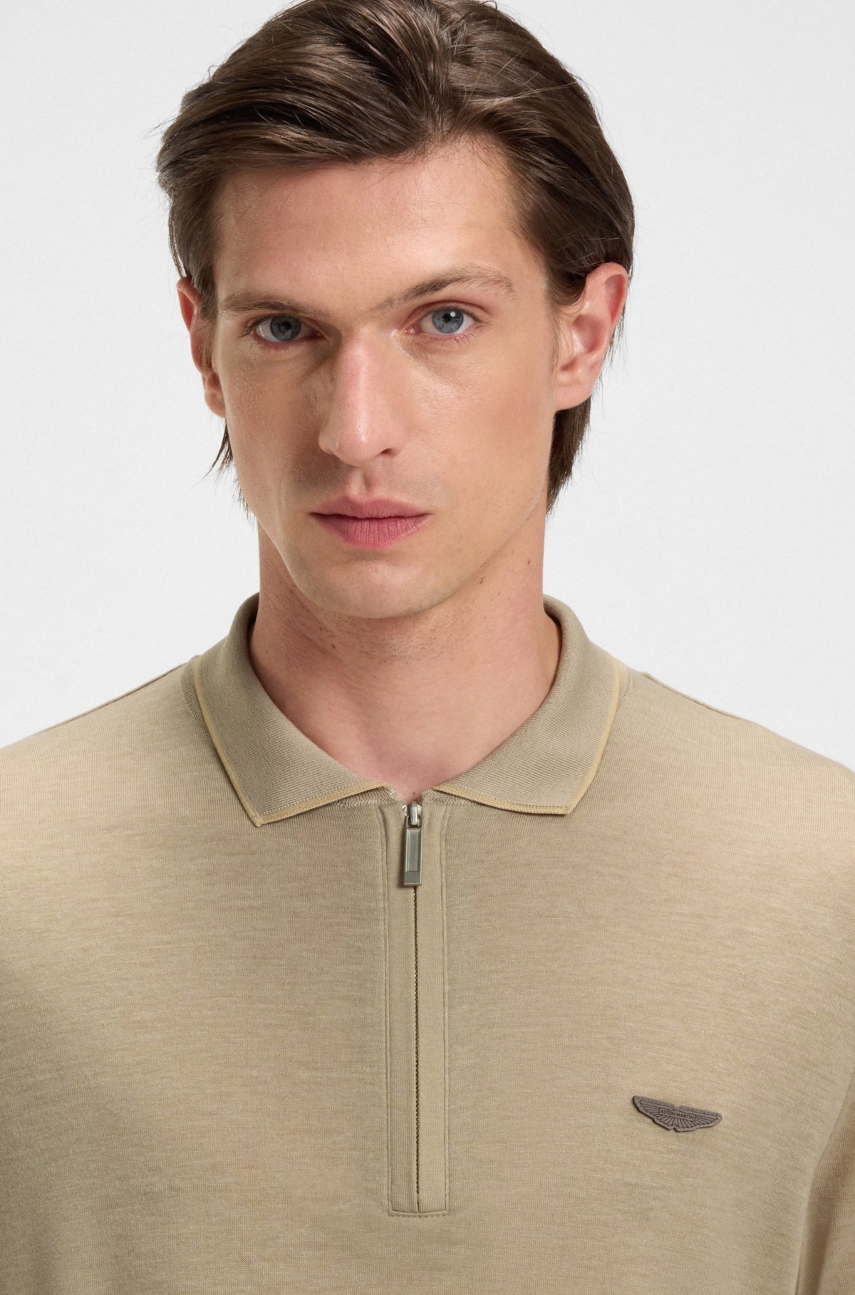 Camiseta polo BOSS x ASTON MARTIN com logotipo em nubuck