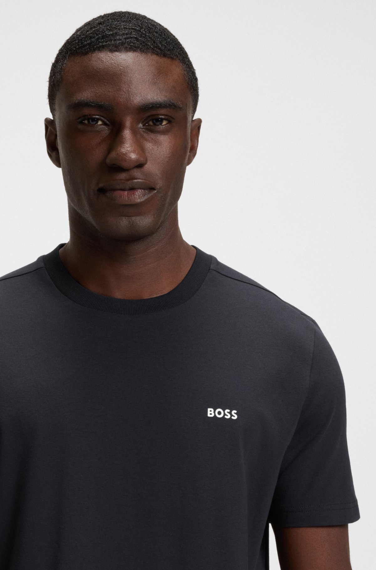 Camiseta de algodão elástico com detalhe do logotipo