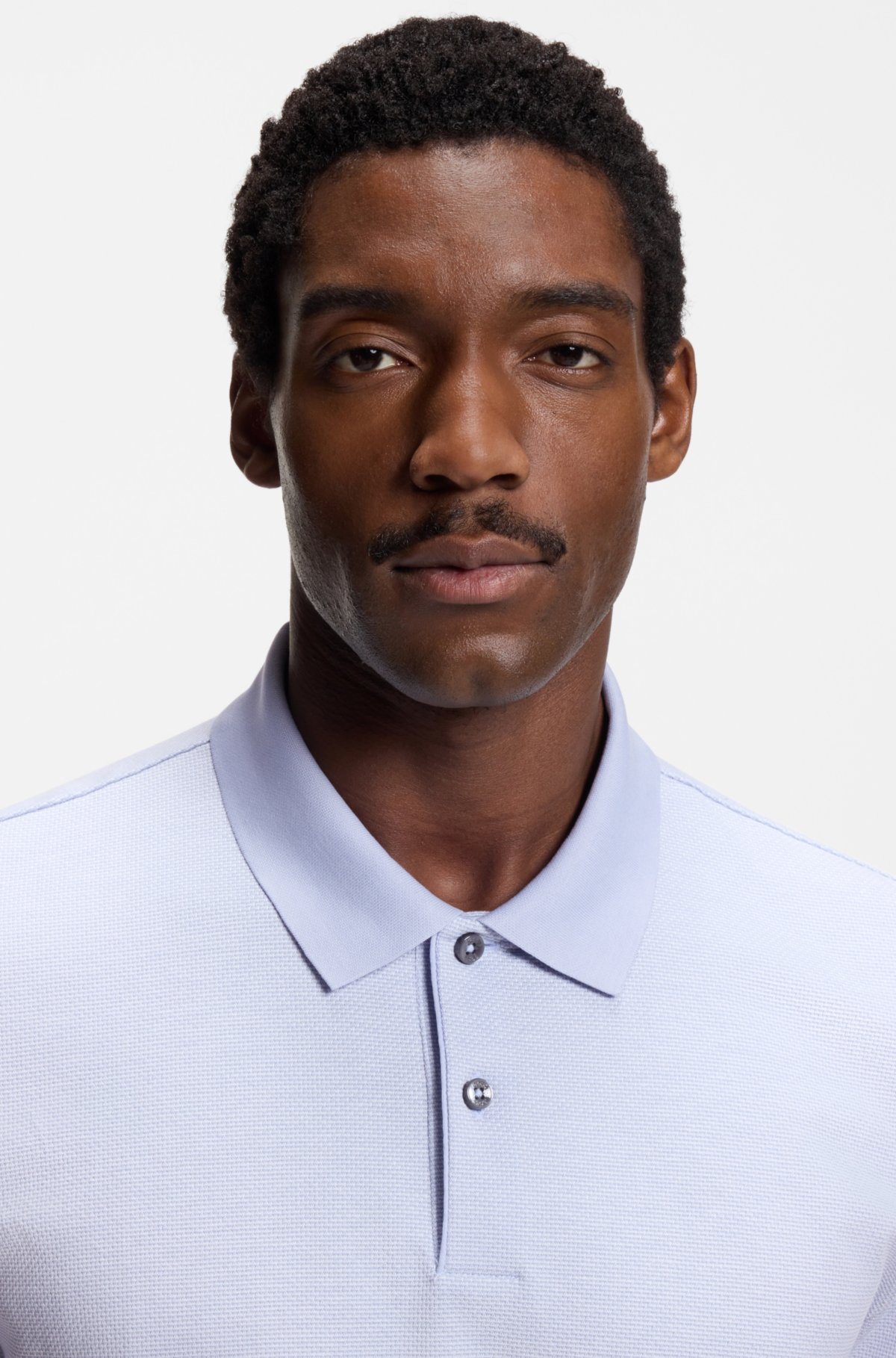 Camiseta polo com estrutura de bolhas em algodão